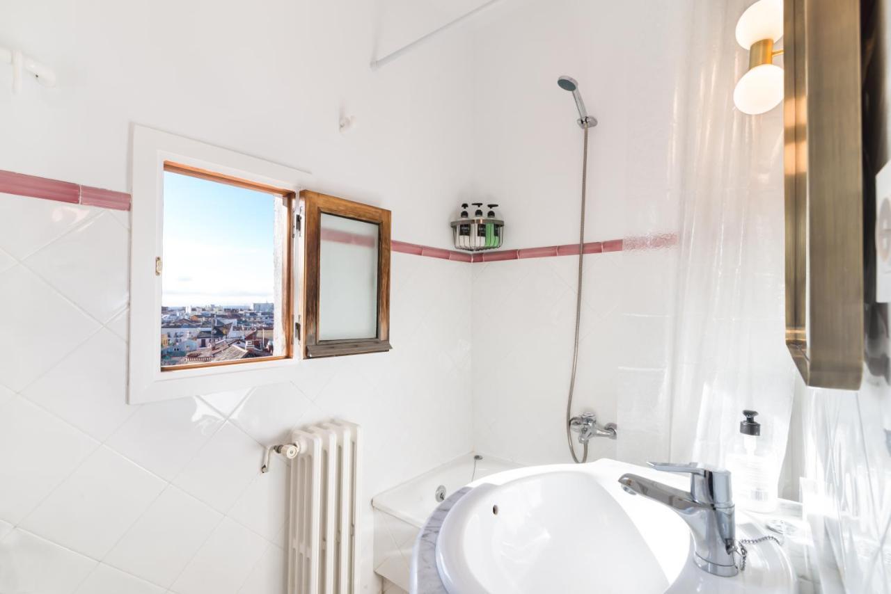 Historic Penthouse Plaza Mayor In Madri
