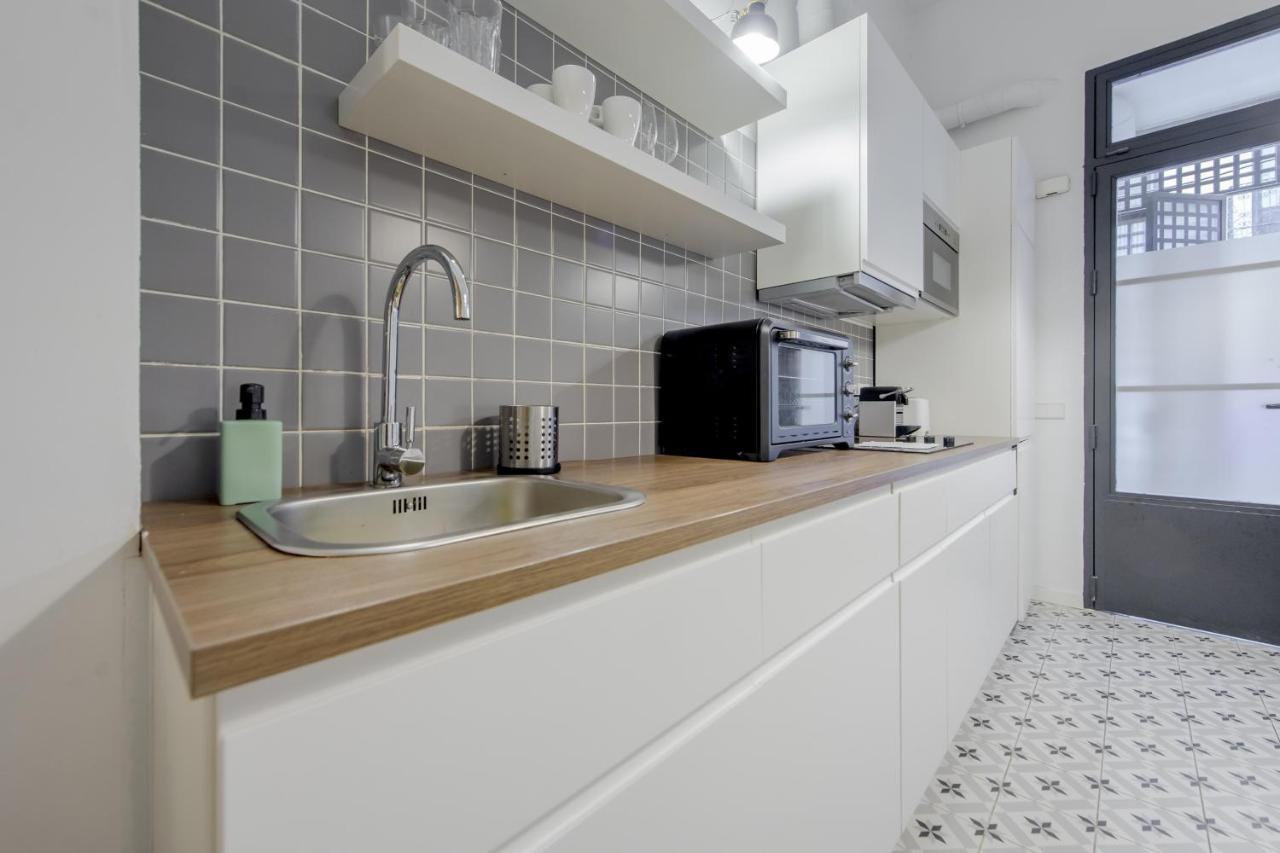 Moderno Piso Puerta Calle En Ponzano / Olavide Apartamento