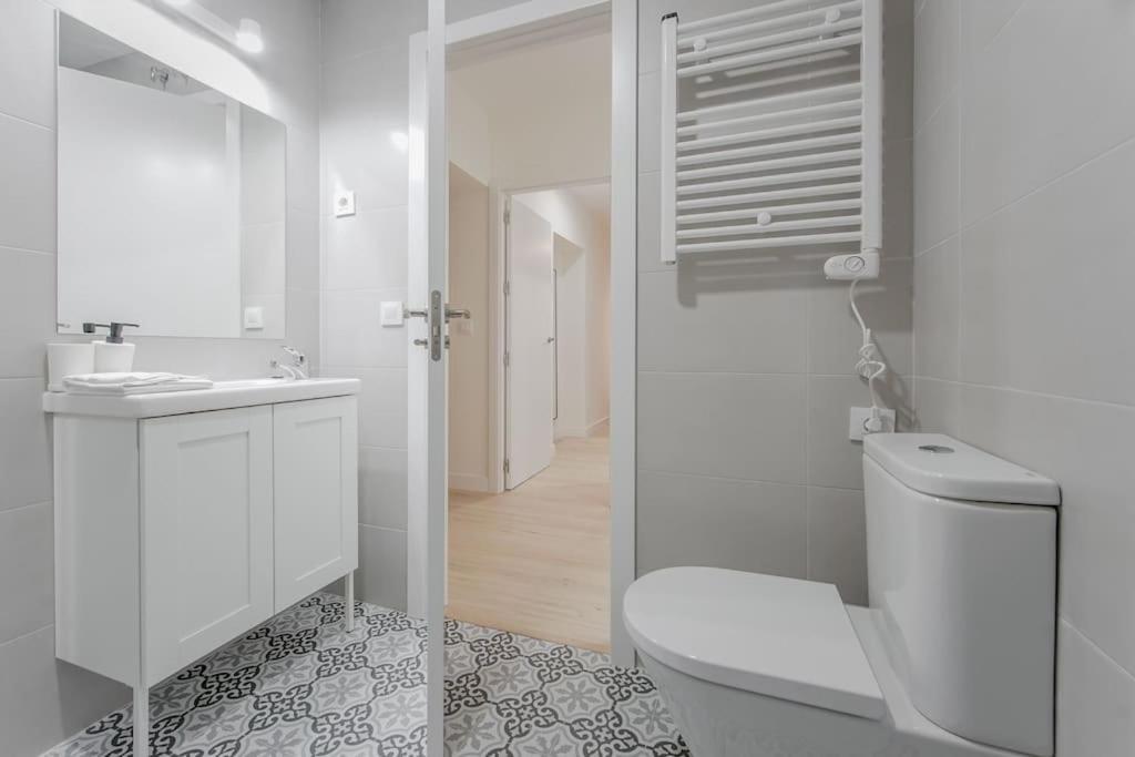 Modern Apt 6px En La Plaza De Tirso De Molina Apartment