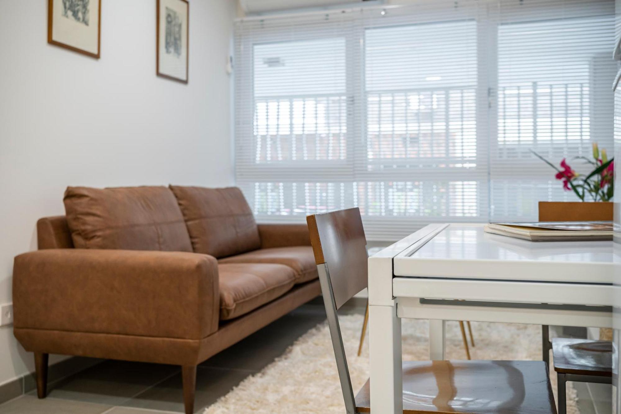 Dobo Homes - Cr33 *