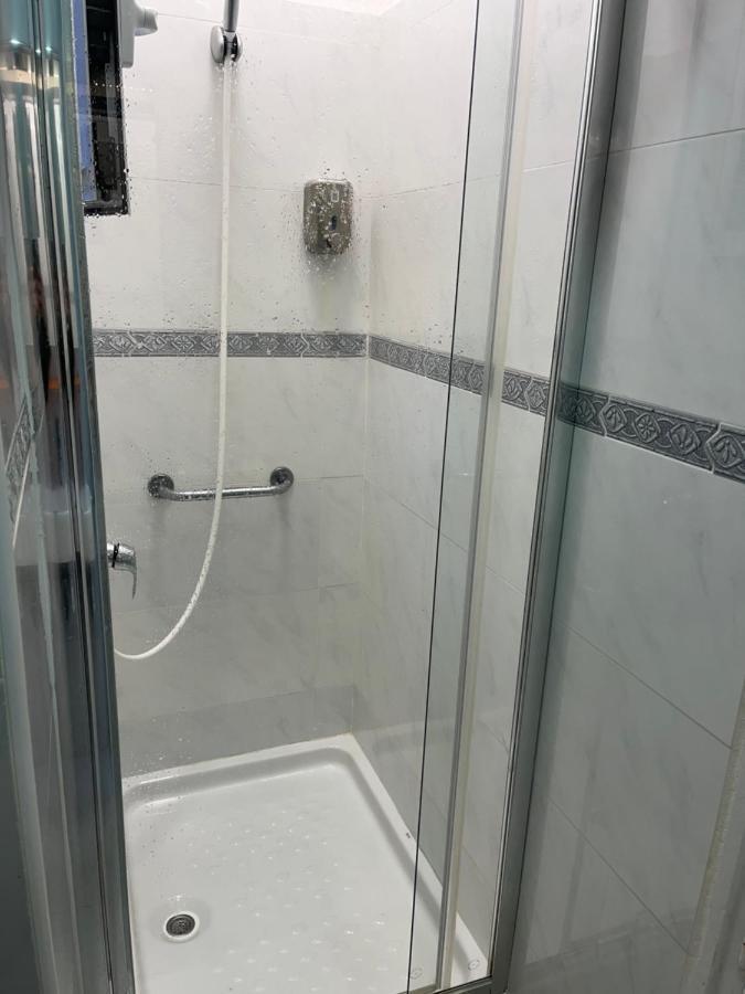 Guest house Casa De Huespedes Almansa Madrid