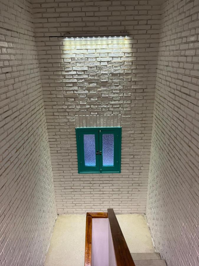 Guest house Casa De Huespedes Almansa Madrid