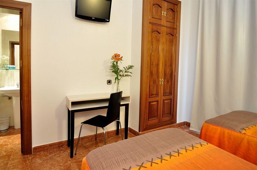Castilla I Atocha Gasthof 2*