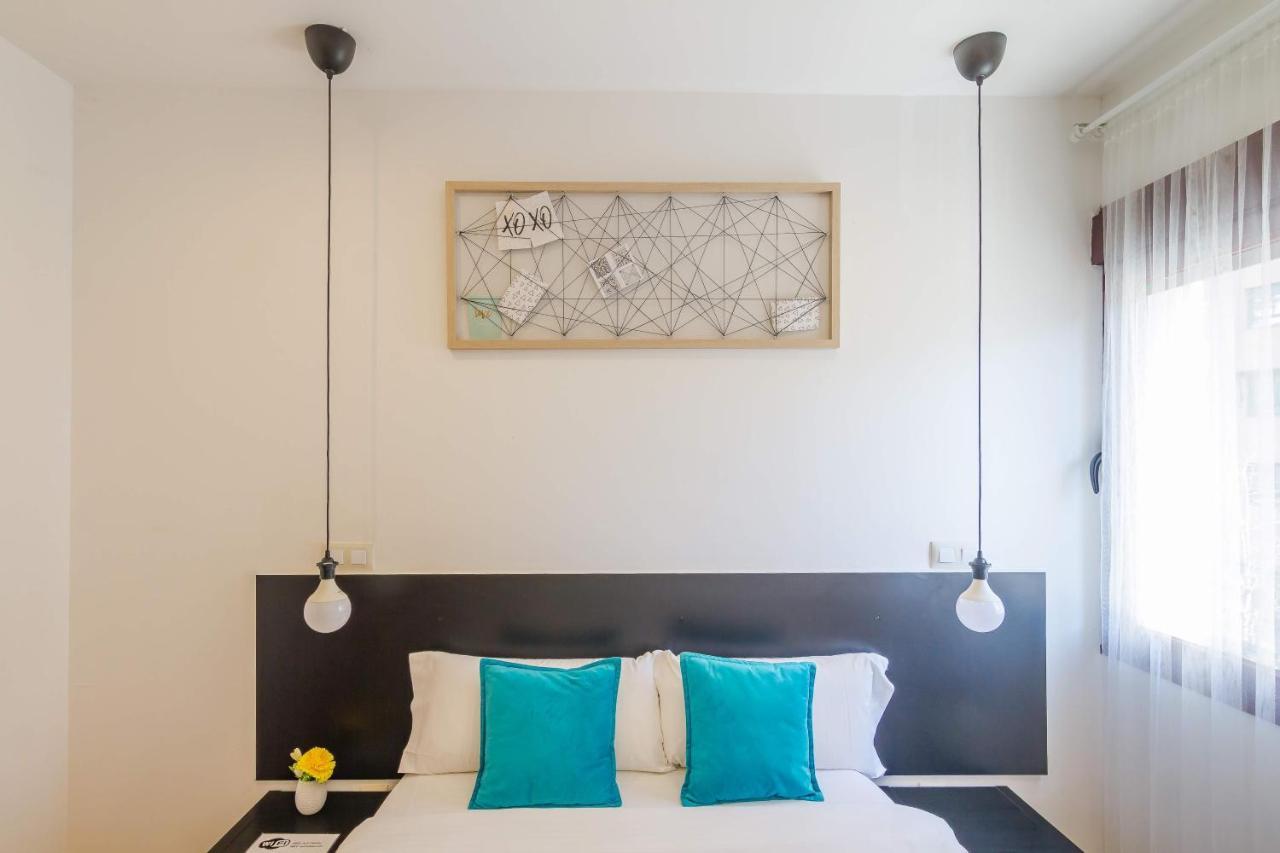 Ayz Villegas - Auto Check-in * Madrid