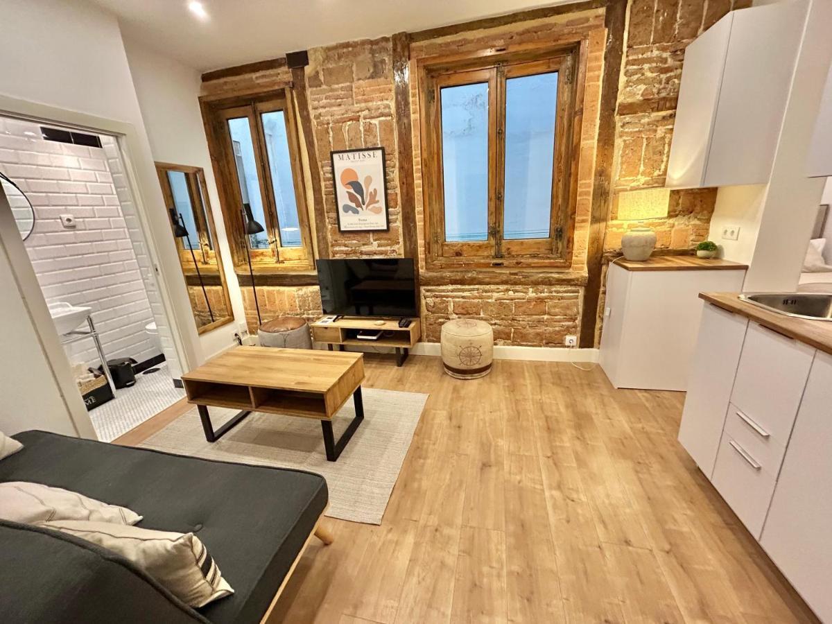 Apartment Reina Sofia Museum House Madrid