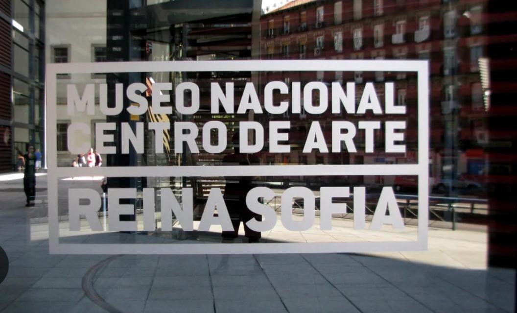 Reina Sofia Museum House Apartment *