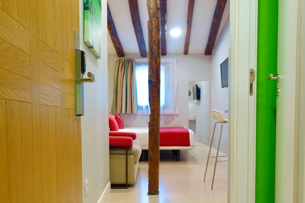 Blume Cruz Apartment Madrid