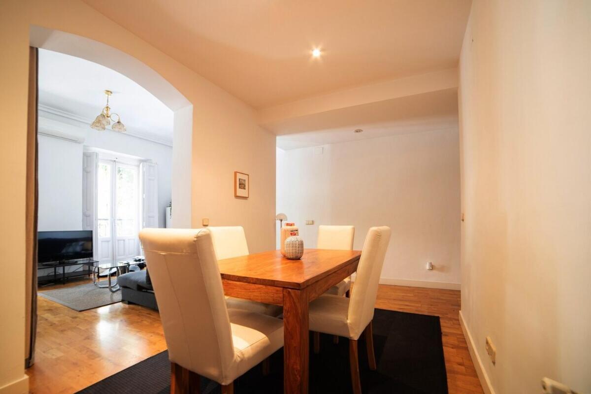 Apartment Bright In Historical Center
