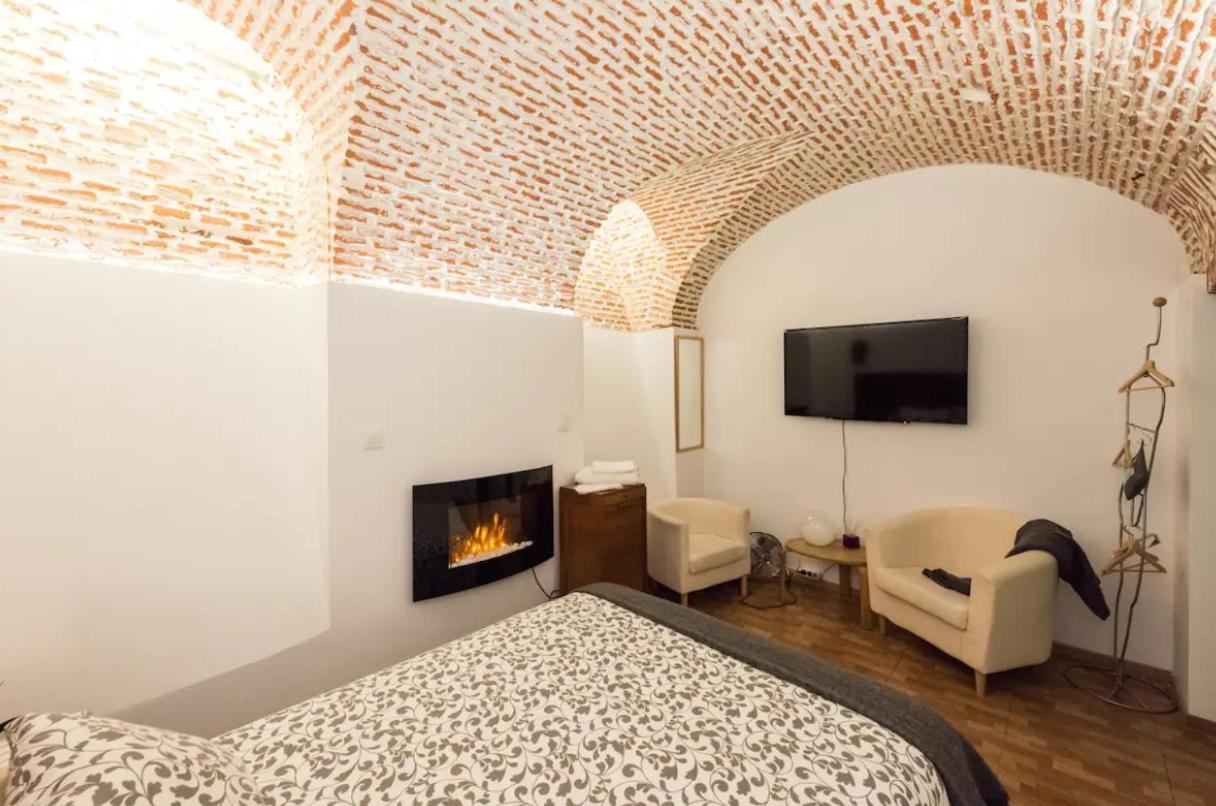 Encomienda Apartment