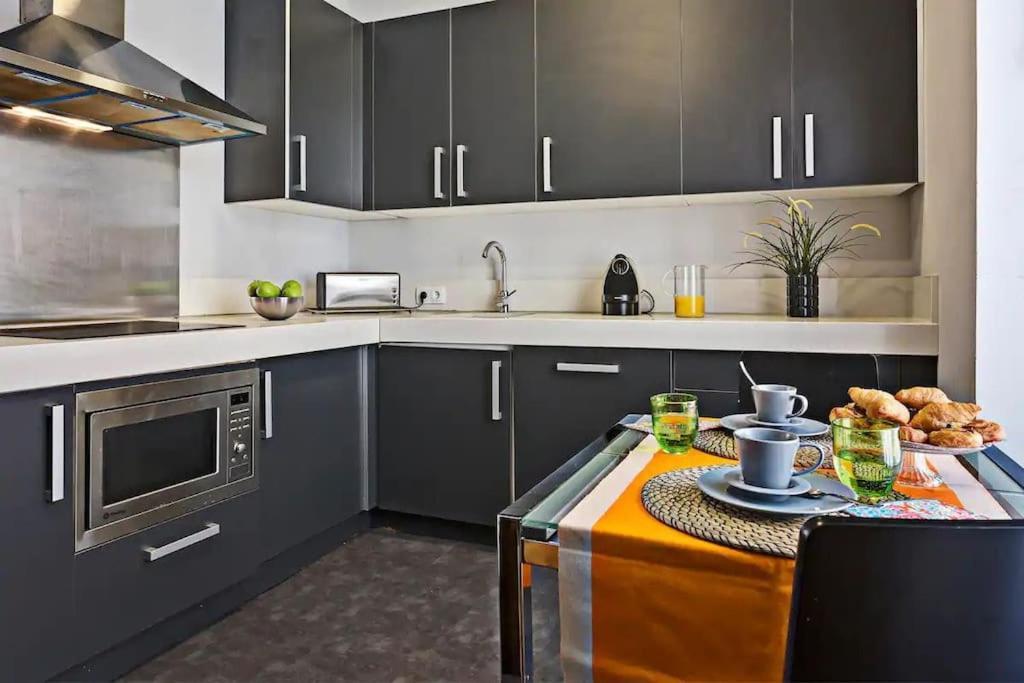 Spacious Luxury 1br In Centro! S.an Apartment *