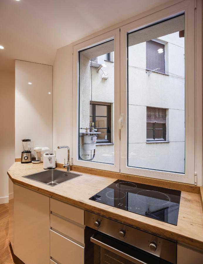 Gran Via Iv Calle Tudescos 5br 5bh Apartment Madrid