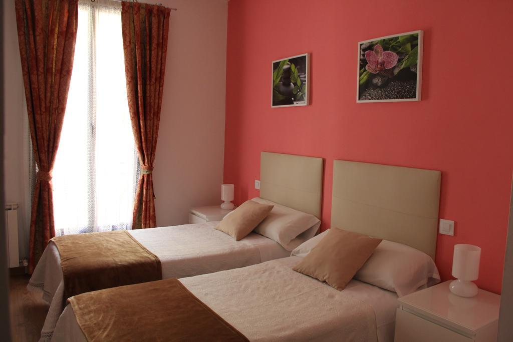 Guest house Casa De Huespedes Galaica Madrid