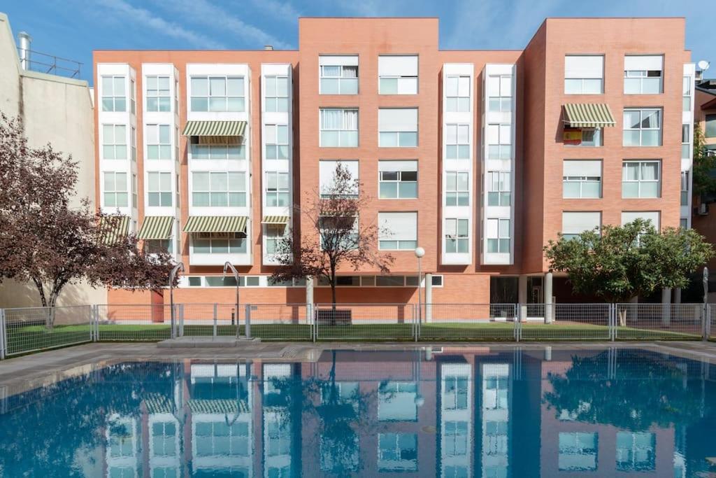 Apartamento Vivienda Con Zona De Trabajo, Piscina Y Parking Madri