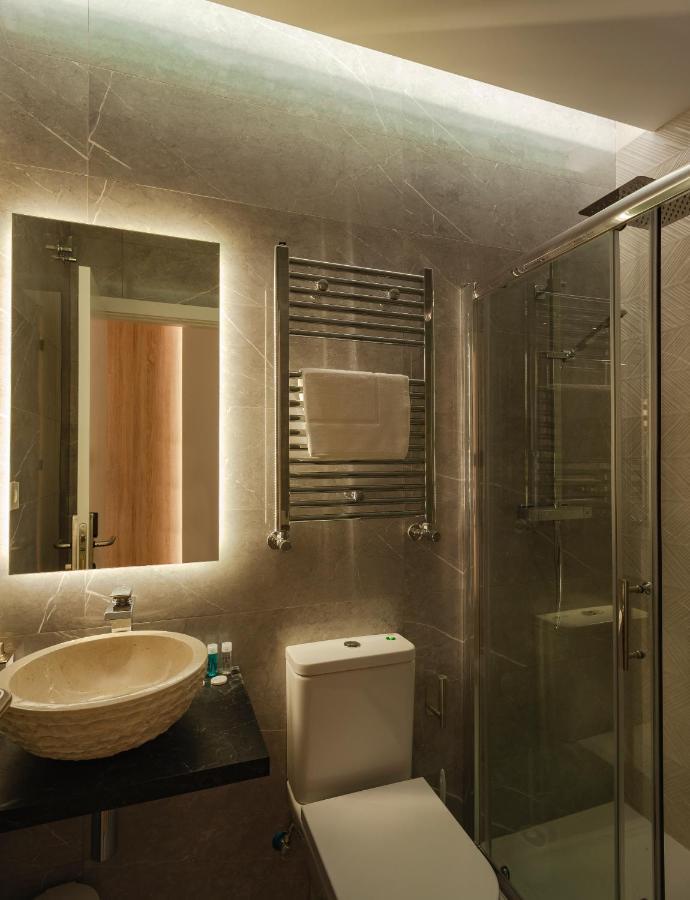 Apartment Gran Via Iv Calle Tudescos 5br 5bh