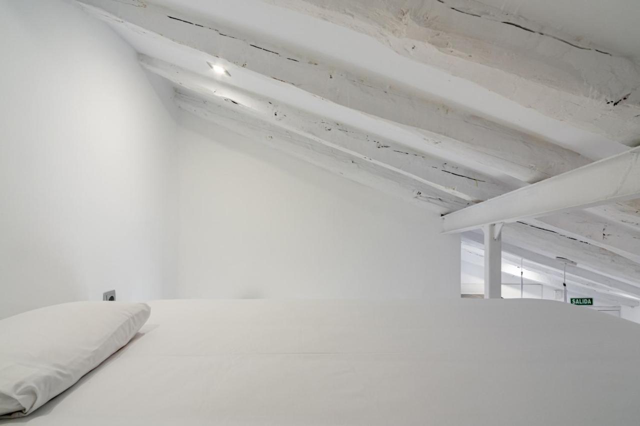 1 Bedroom 1 Bathroom Furnished - Sol - Bright Penthouse - Mintystay * Madrid