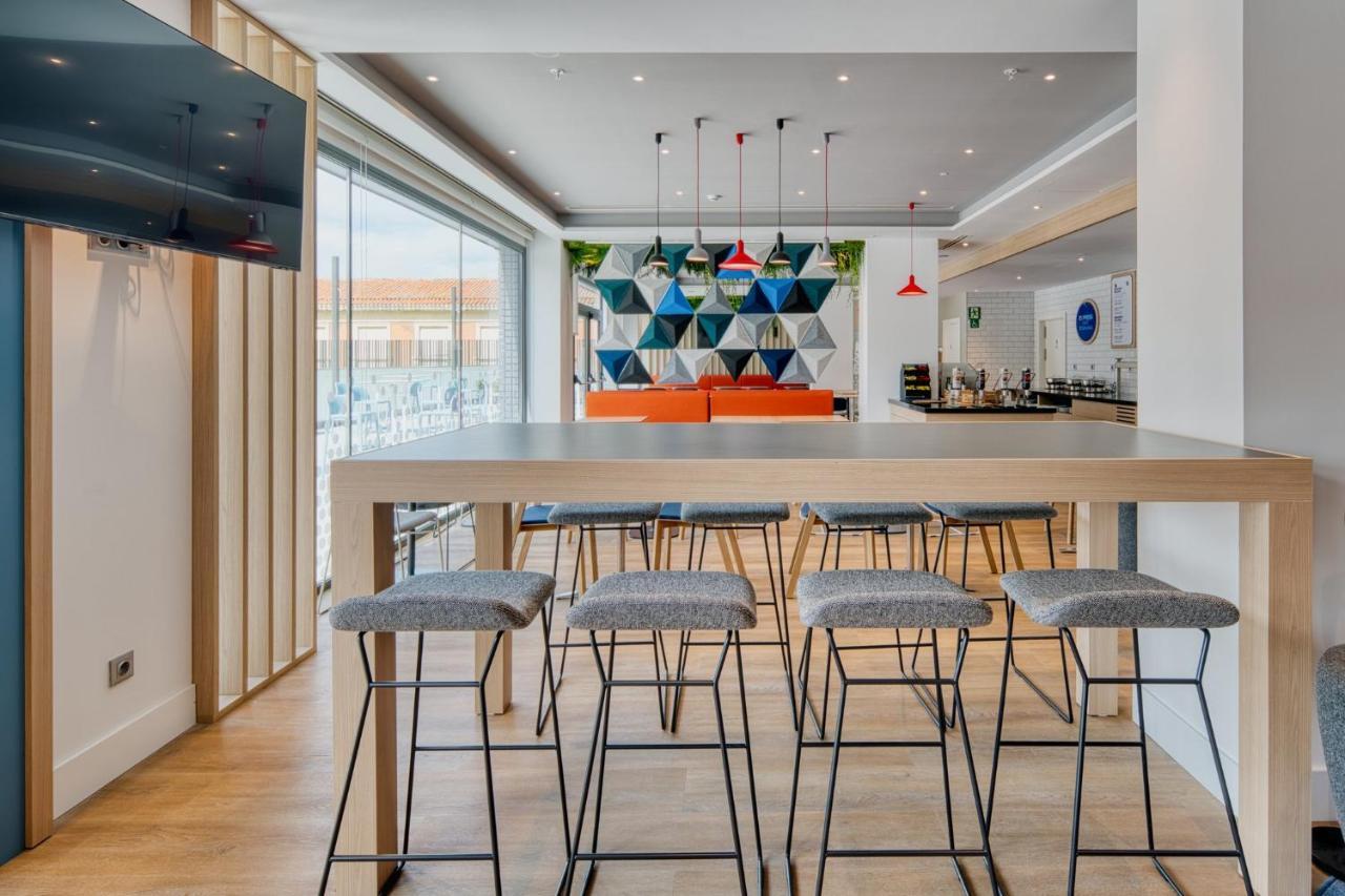 Express - - Airport By Ihg Madri