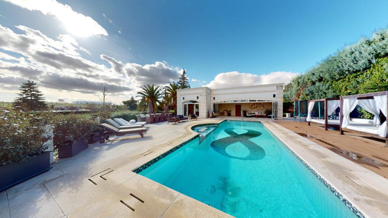 Increible De Lujo Villa Madri