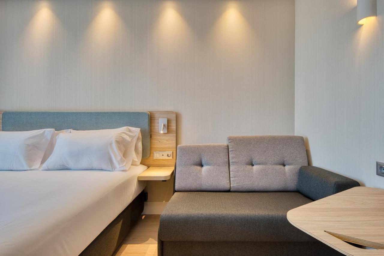Hotel Express - - Airport By Ihg Madri