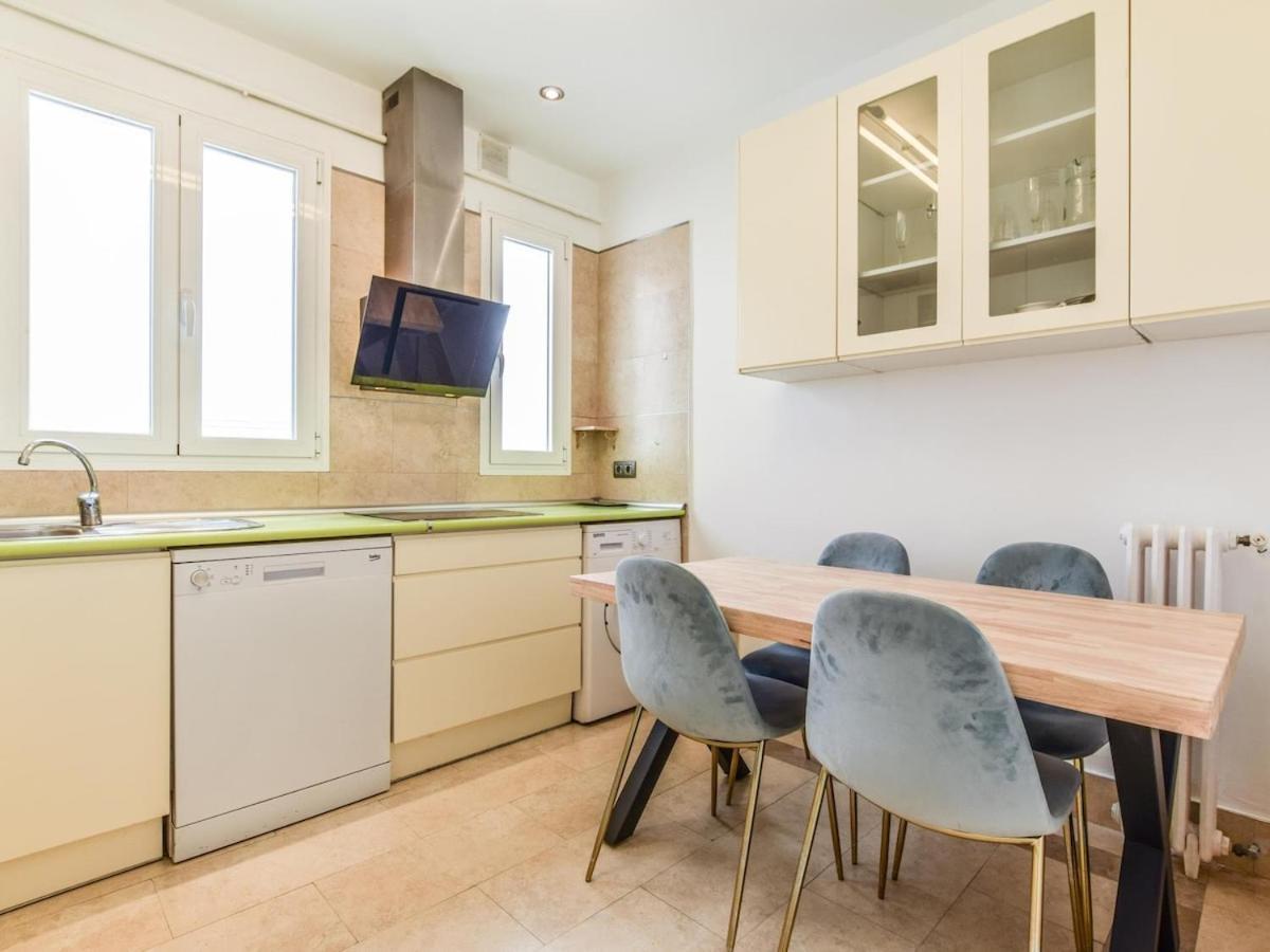 Apartamento En Atocha 10 Personas *