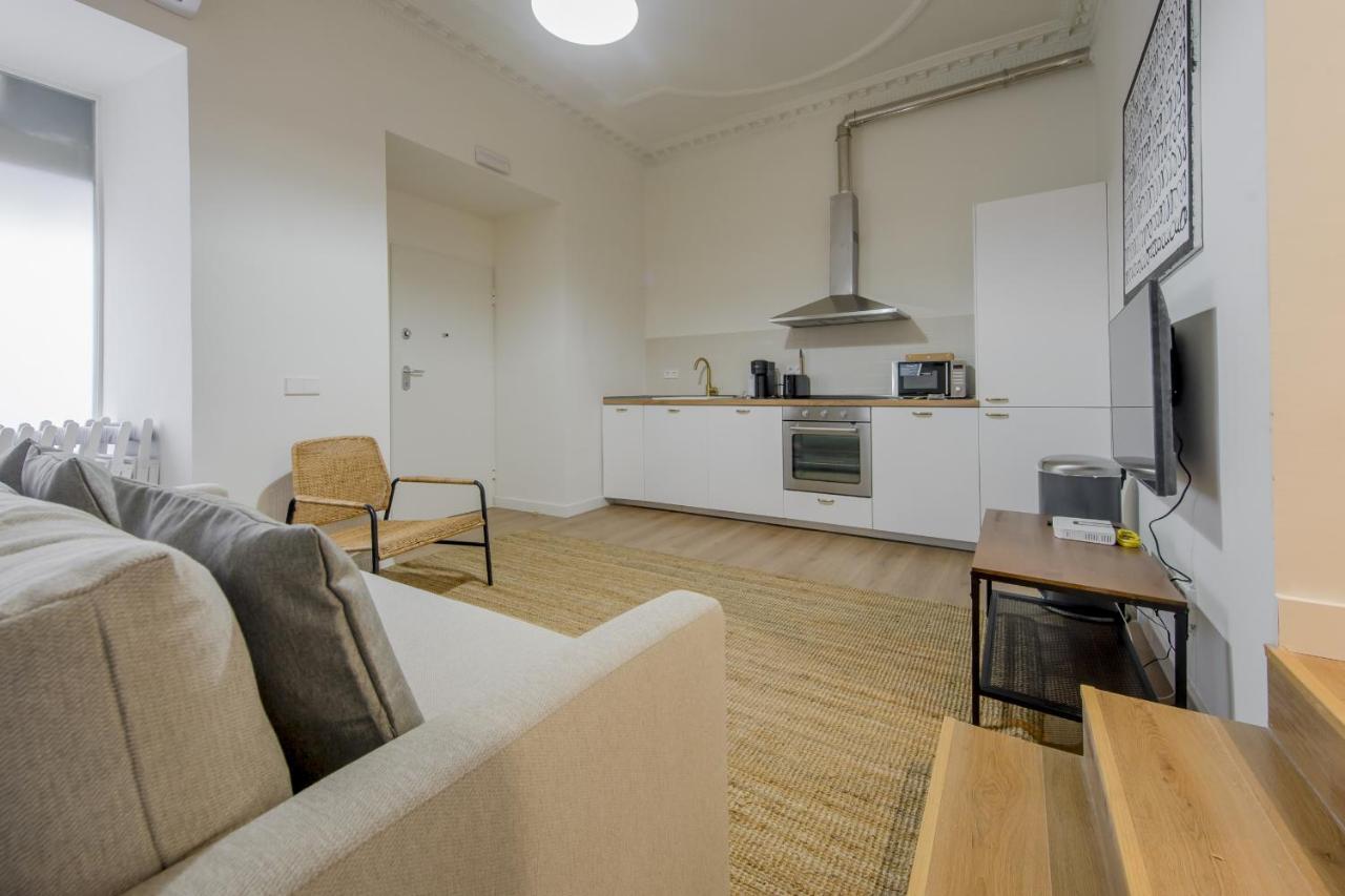 Modern Apt & Cool Interior Design En El Retiro Apartamento