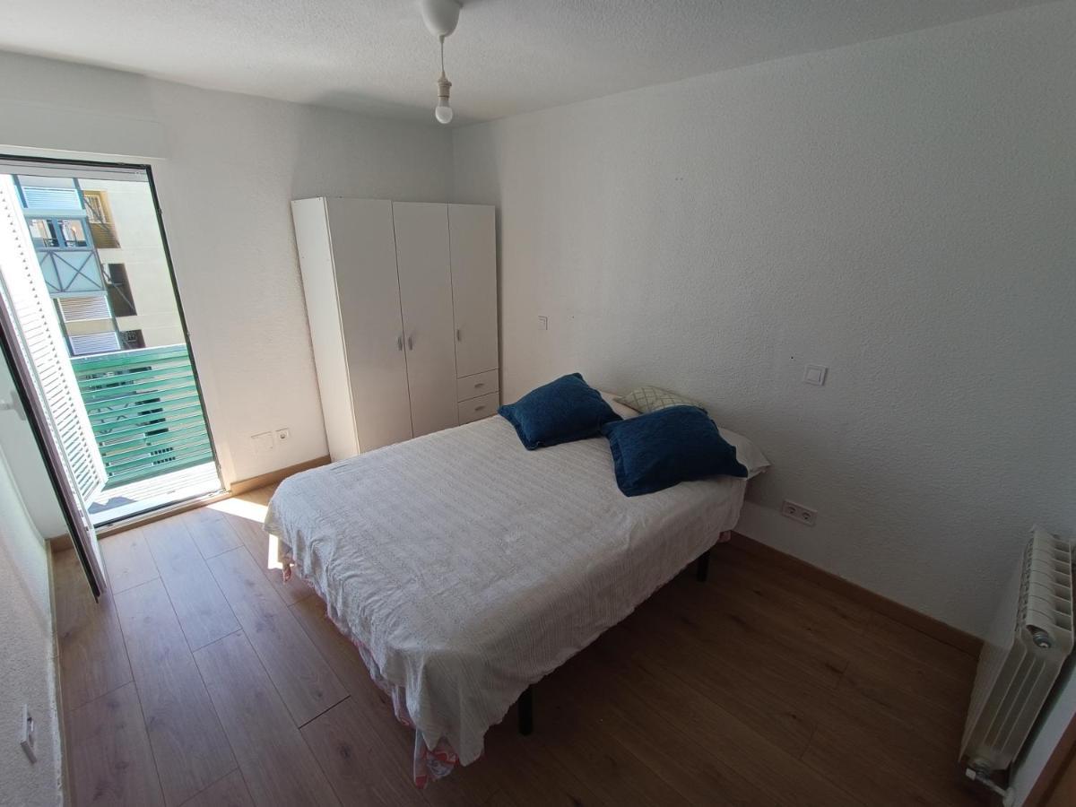 Quarto em Acomodações Particulares Amplia En Vivienda Duplex