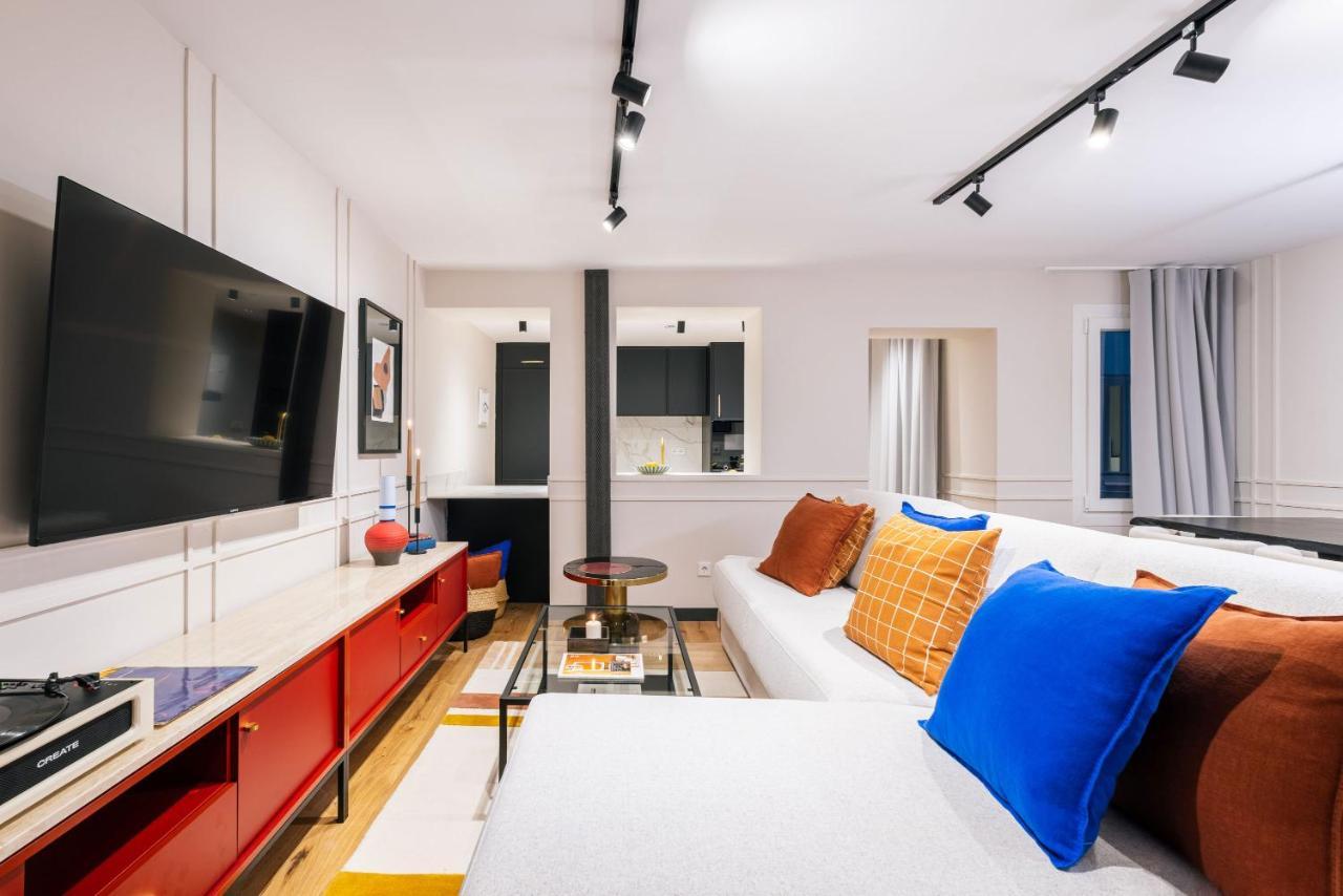 Stylish 4 +patio Luxury Gran Via Madri
