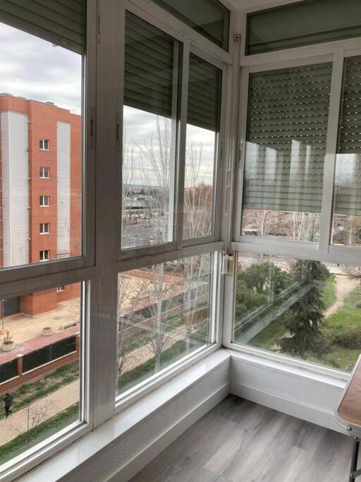 Silencioso, Luminoso Y Familiar Apartamento Apartamento Madri