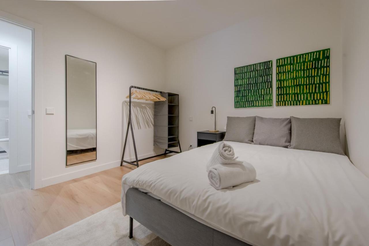 Modern Apt & Cool Interior Design En El Retiro *