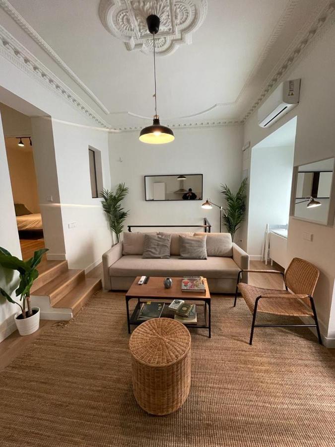 Modern Apt & Cool Interior Design En El Retiro *