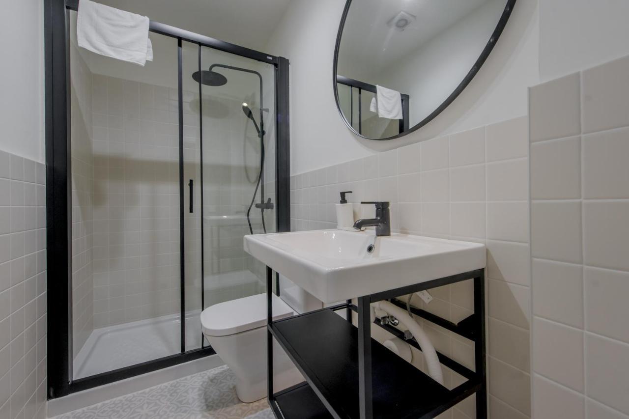 Modern Apt & Cool Interior Design En El Retiro Apartamento *