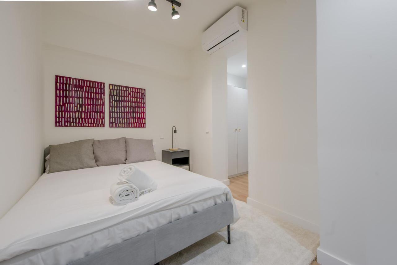 Modern Apt & Cool Interior Design En El Retiro * Madrid