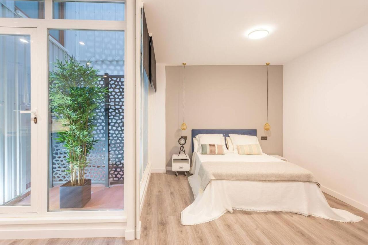 Large And Vanguardist- 2bd 2bth- Letras * Madrid