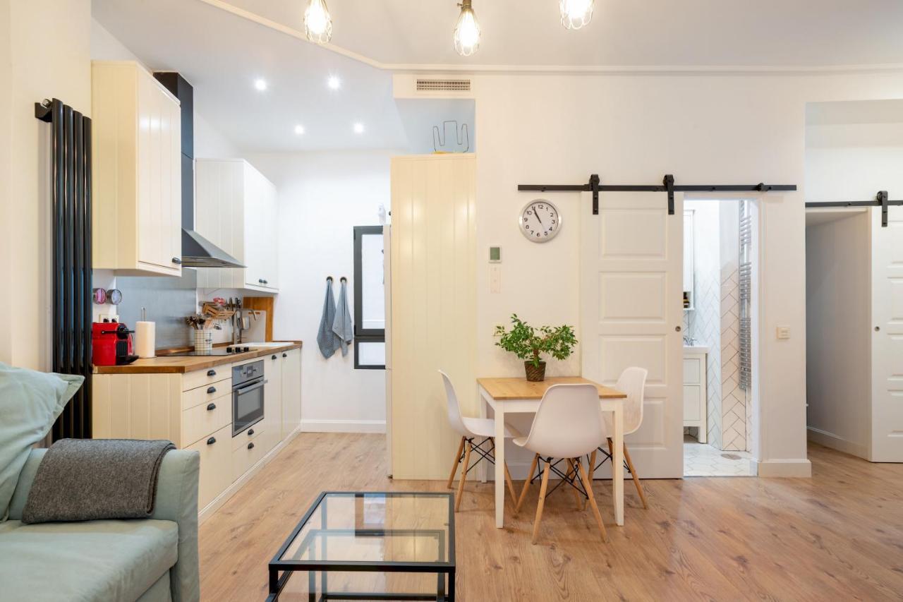 Apartment 1 Bedroom 1 Bathroom Furnished - Malasana - Cozy & Modern - Mintystay Madrid