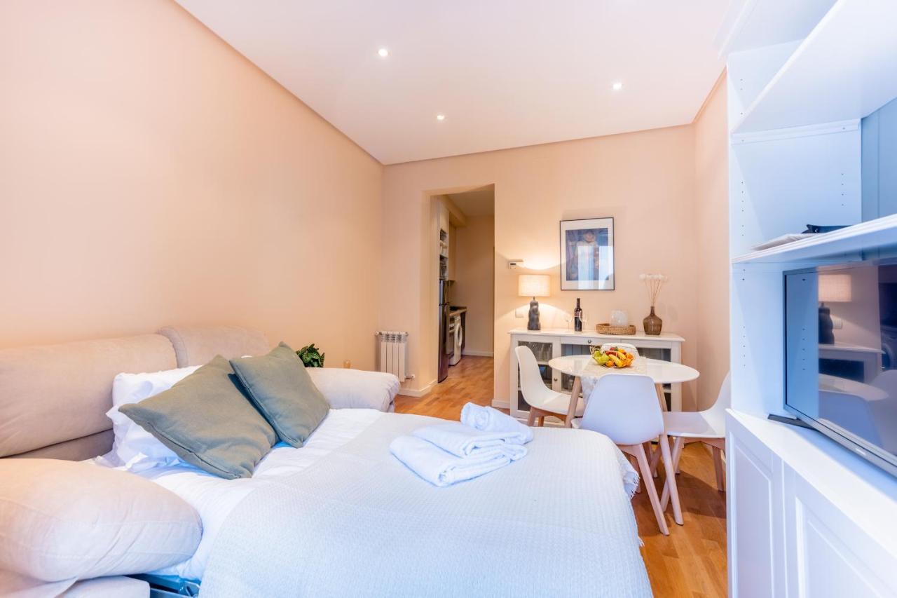 Apartment For Elegante Y Colonial Temporal En Malasana Mad28 Madrid