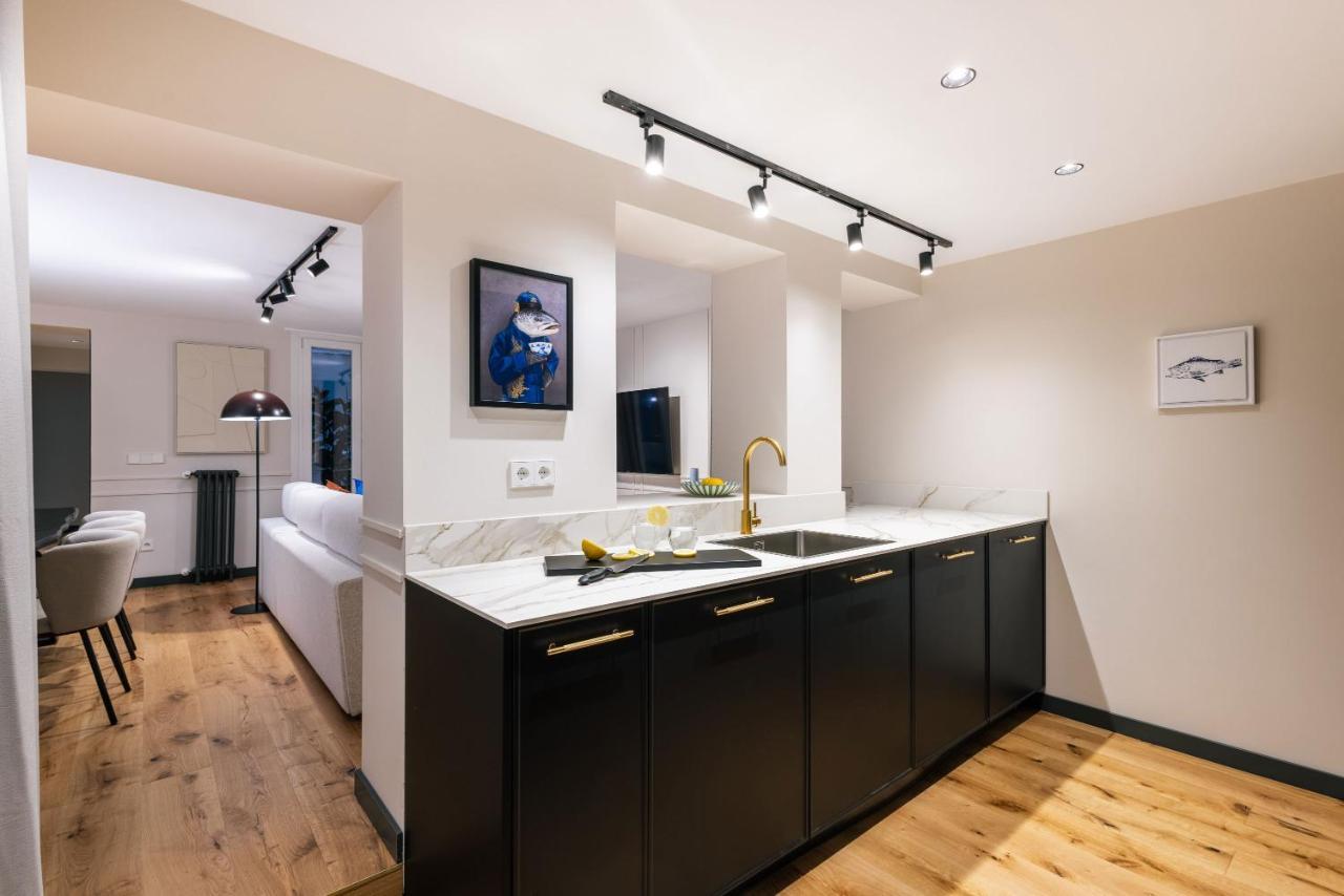 Stylish 4 +patio Luxury Gran Via Apartment