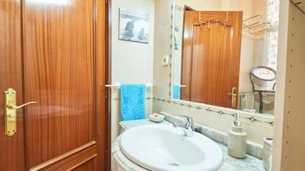 Maravillosa En Apartamento Compartido Centro Homestay *