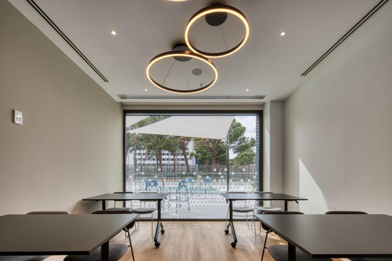 Express - - Airport By Ihg Madri