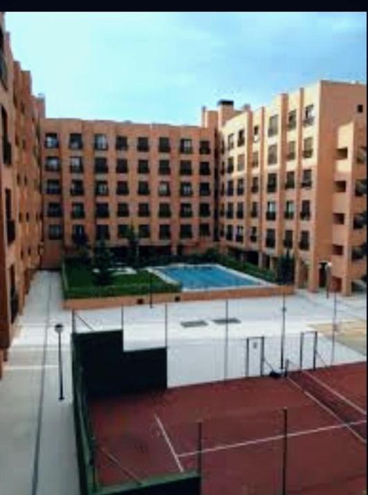 Apartment En Mercedes, Cerca Del Plenilunio Y Del Aeropuerto *