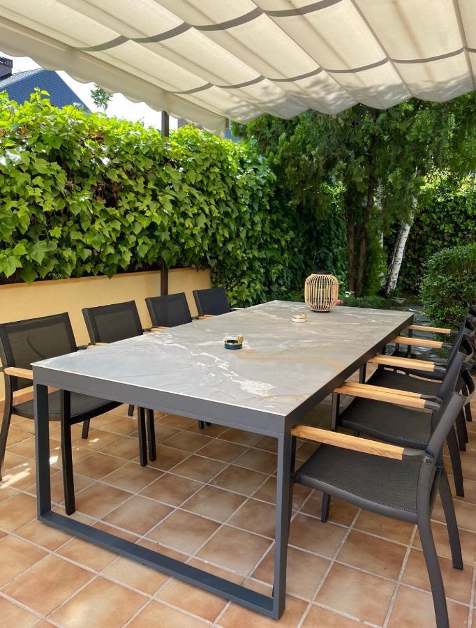 Ferienhaus Moderna Casa De Lujo Con Jacuzzi En El Jardin Madrid