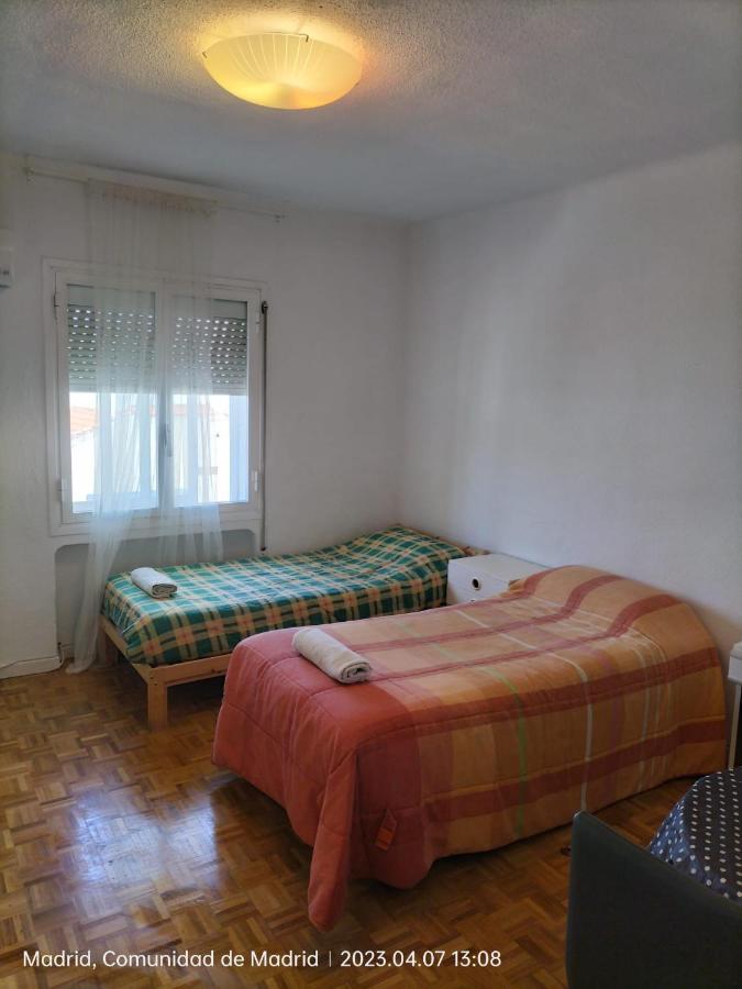 En Piso Con Bano Y Cocina Compartido *