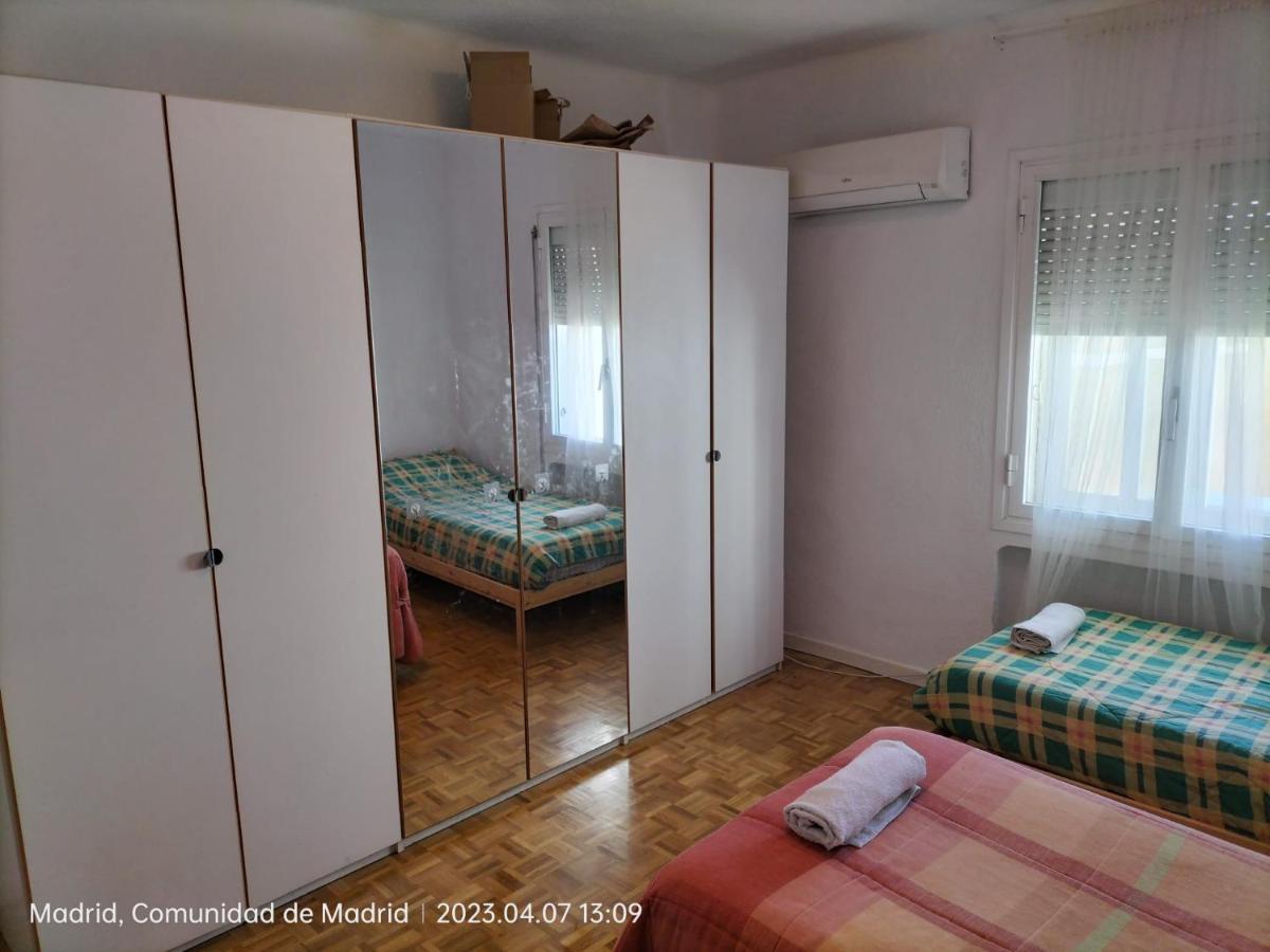 Habitación en casa particular En Piso Con Bano Y Cocina Compartido