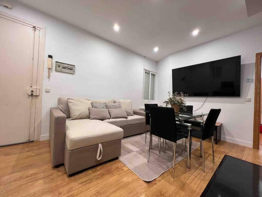 Modern 6 Pax In Barrio Salamanca Apartment Madrid