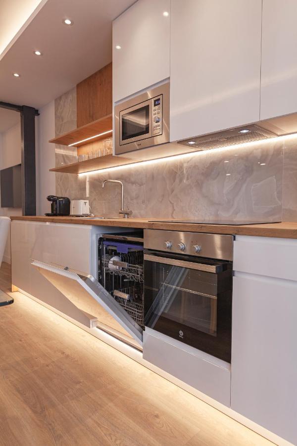Gran Via I Calle De Silva 2br 2bh Apartment Madrid