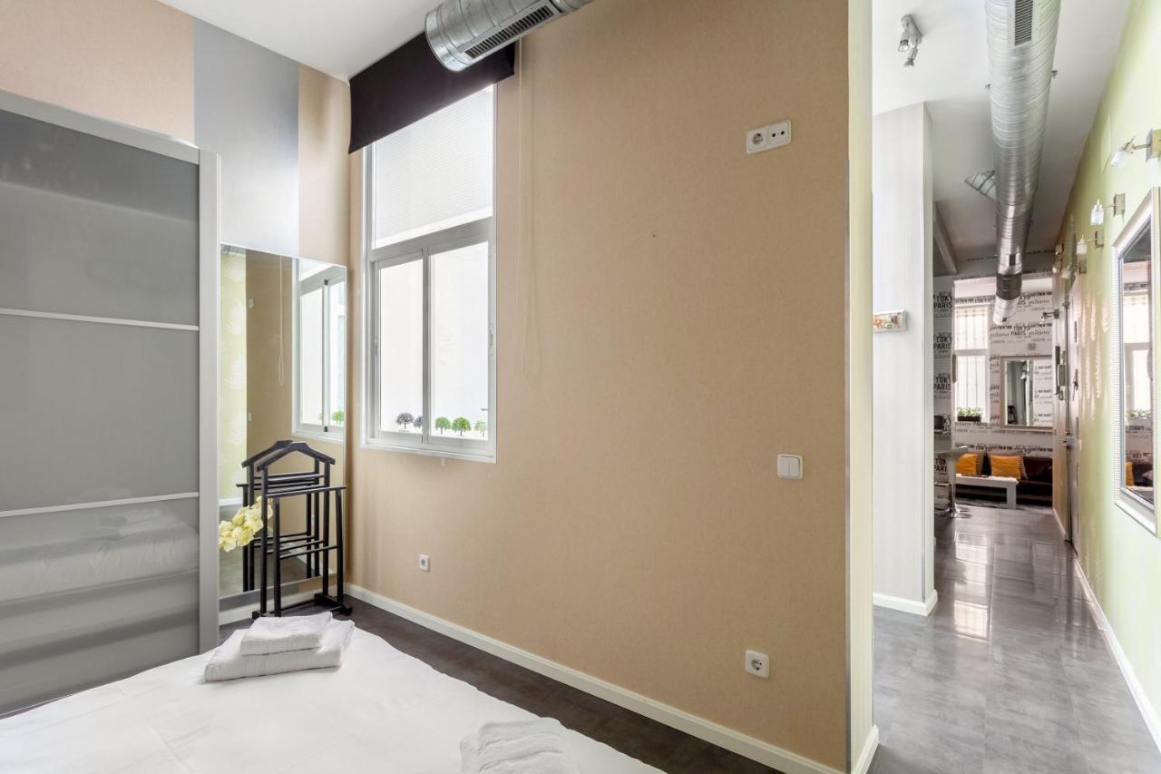 1 Bedroom 1 Bathroom Furnished Stylish Apt- Malasana - Mintystay * Madrid
