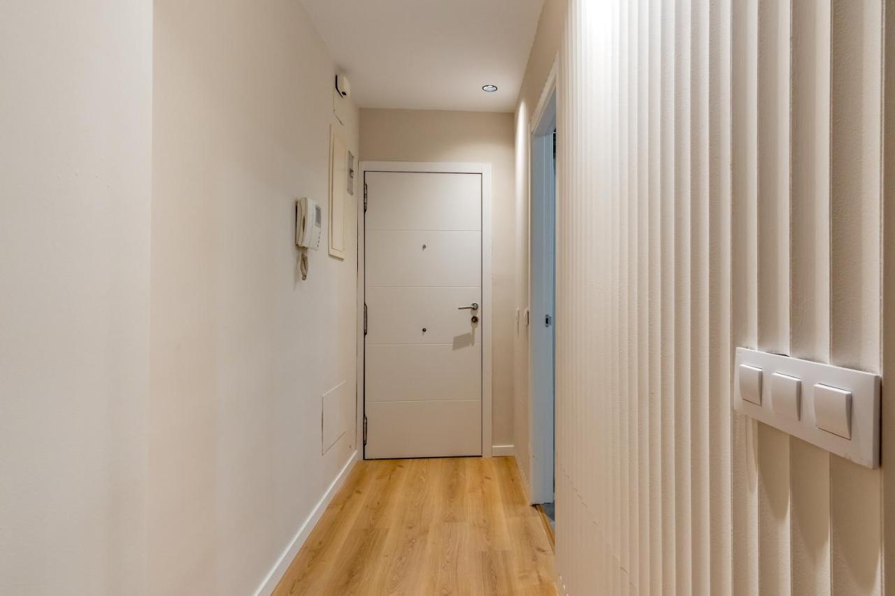 Modern, Bright - 1bd 1bth -lavapies Apartment Madrid