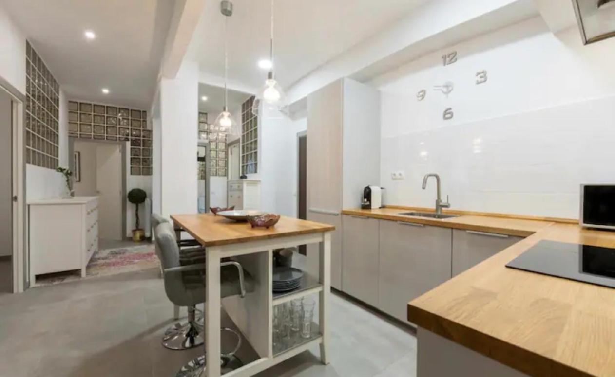 2 Bedrooms 2 Bathrooms Furnished - Plaza Mayor - Spacious & Equipped - Mintystay *