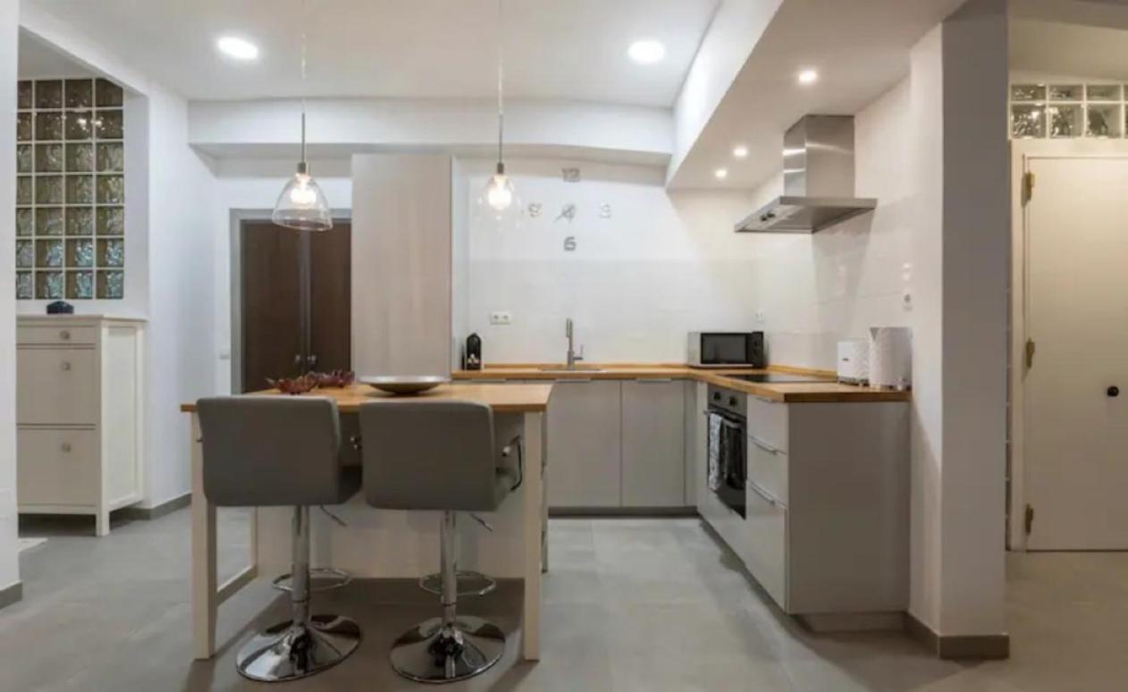 2 Bedrooms 2 Bathrooms Furnished - Plaza Mayor - Spacious & Equipped - Mintystay *