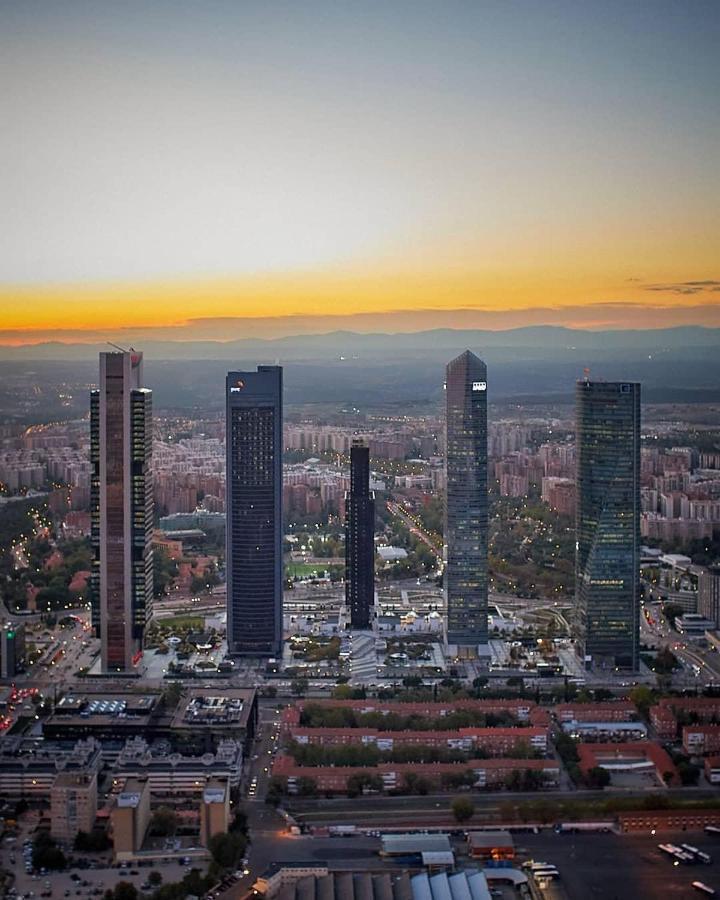 Paseo De La Castellana * Madrid