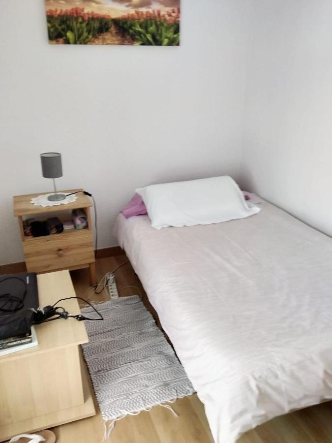 Alojamiento Disponible Para Una Persona Lejlighed Madrid