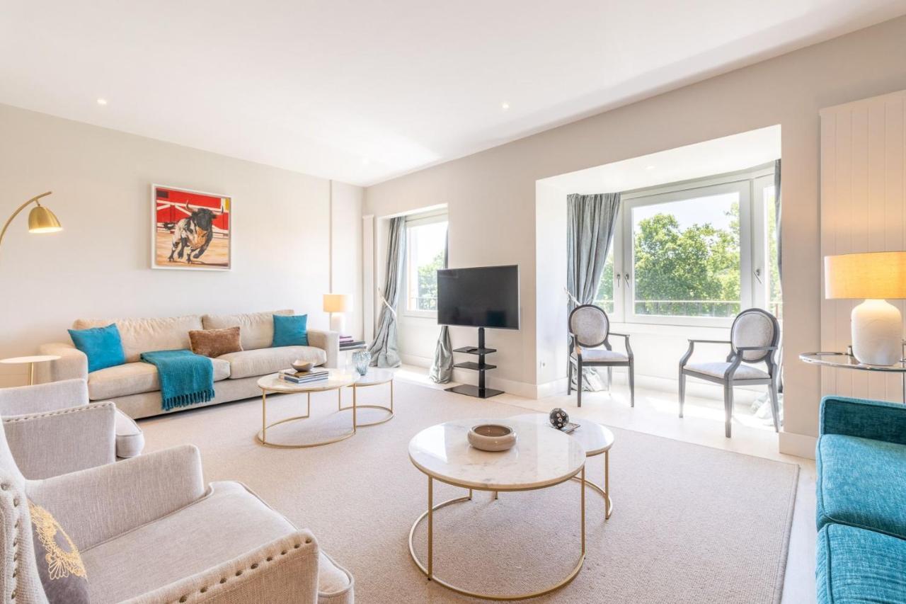 Spectacular 2-bedroom With Stunning Retiro Park Views In The Heart Of Barrio Salamanca Madri